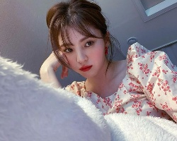 慵懒低包头盘发教程 比传统的高紧包头气质婉约