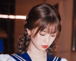 虞书欣夜间制服机车写真造型 元气满满的少女太让人心动