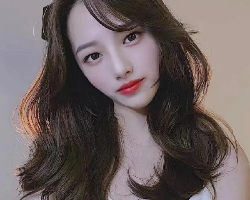 中长发女性烫什么发型好看 蓬松慵懒卷烫发优雅有气质