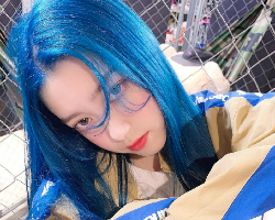 男团女团首选发色 清凉感蓝色染发