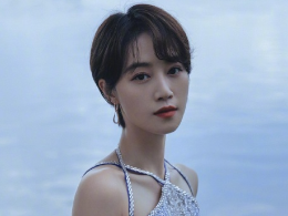蓝盈莹银河流光裙造型 短发版人鱼公主太惊艳