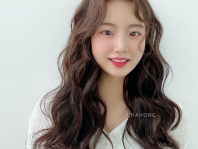 2021女生流行烫发范本 显年轻还显脸小的卷发