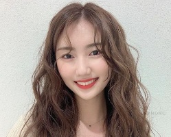 今年流行女士烫发的各种款式图片，果冻烫根本显瘦神器，迷雾烫、柔顺烫要卷不卷最撩人