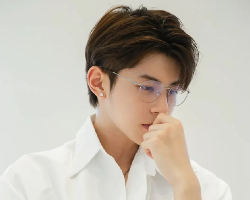 帅得晃眼的男生短发 爱豆明星同款发型