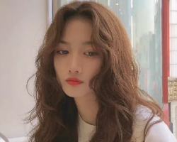 秋冬女神经典烫发 打造不一般的美貌