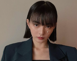 女生一刀切短直发 潮流气派飒翻了