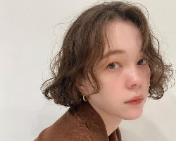 脸长脸大适合的短发 日系短卷轻松美颜