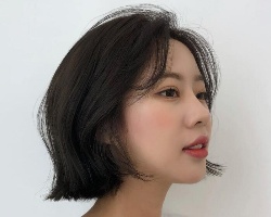 短发女生什么弄什么刘海好看 专业发型师分析4大精灵系短发刘海造型