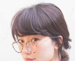 尴尬期头发怎么扎 尴尬期头发扎法一步一步教