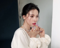 发型剪了龙须刘海 不开滤镜美颜也美