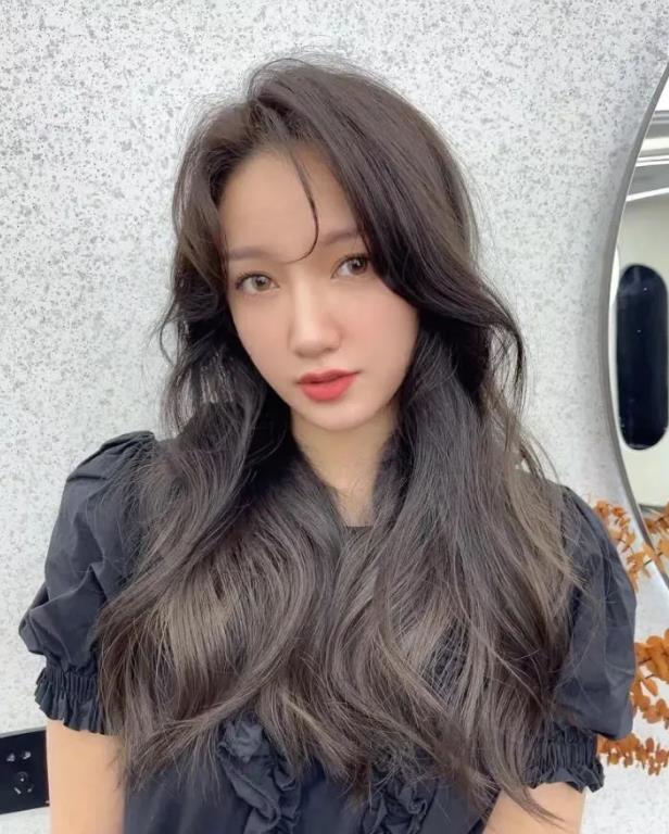 女生长卷发造型图片大全 长头发烫卷别提多美了