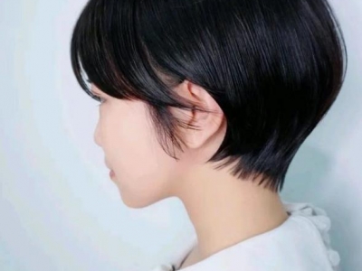 简约利落女生短发图片 立体短发完美修饰头型
