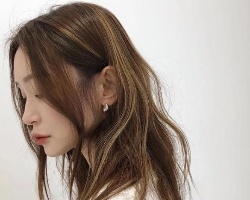 最好看的长烫发发型 换上长卷发出门美美哒