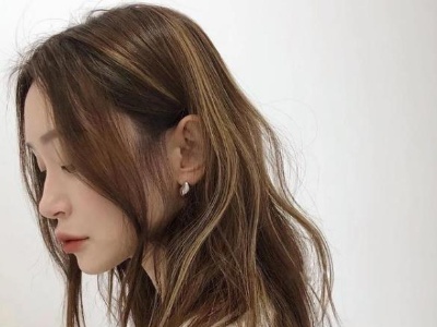 最好看的长烫发发型 换上长卷发出门美美哒