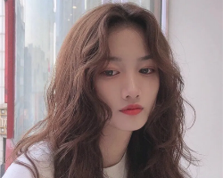 长发女生发型设计 纹理烫性感又洋气