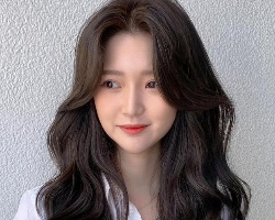 好看显年轻长卷发 长发烫一烫美成仙