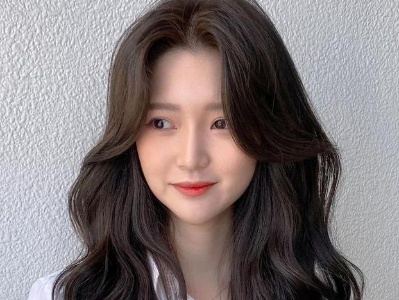 好看显年轻长卷发 长发烫一烫美成仙