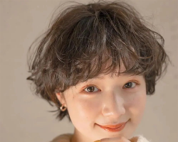 日系纹理短烫发 女生最新减龄烫发