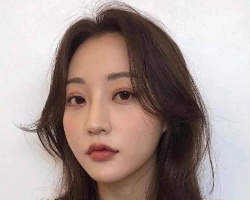 法式八字刘海怎么卷 卷发棒卷八字刘海教程