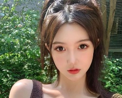 高马尾减龄又俏皮 高发际线的女生这么扎才正确
