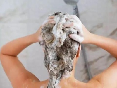六神花露水可以洗头发吗 为什么冷水洗头会掉发