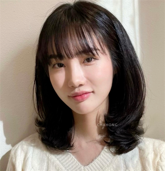 春季短发流行大势 锁骨发是时尚首发
