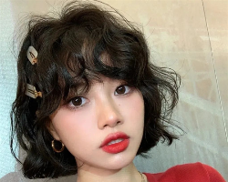 小个子女生发型精选 法式空气感短烫发