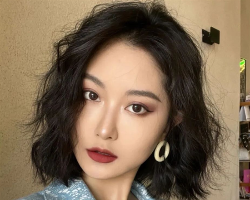 最新女生短烫发 慵懒感法式烫发