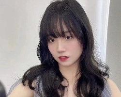 优雅迷人的长卷发 烫个头发颜值翻倍