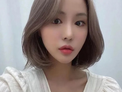 女生内扣短发造型 甜美迷人巨减龄