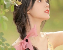 要想编发不显老？这几款麻花辫又美又仙