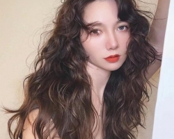长发蓬松烫发型 不用打理都好看