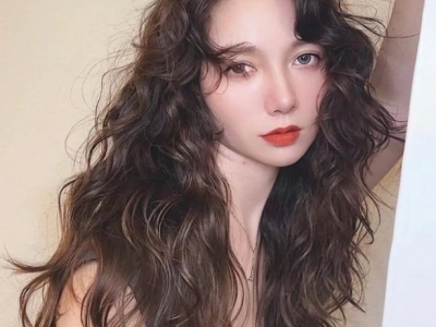 长发蓬松烫发型 不用打理都好看