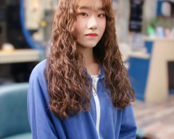 慵懒羊毛卷烫发 浪漫温柔不失美感
