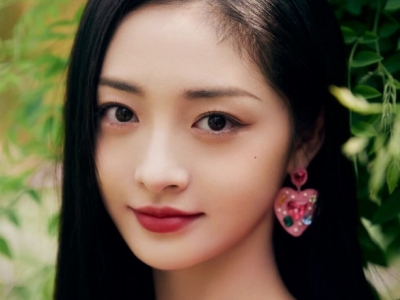 女生显气质长直发 直发披发发型推荐