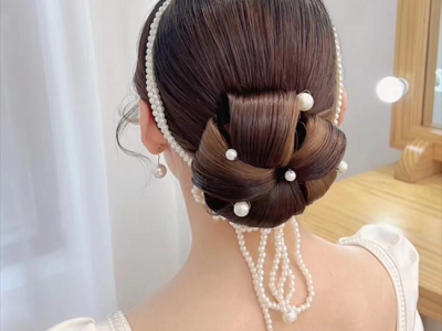 简约高级低盘发 婚礼仪式热门发型