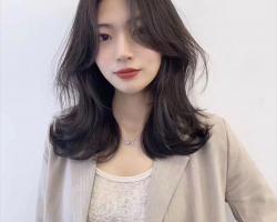居家必备韩式新款烫发 高级洋气“鱼尾烫”