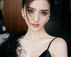 女生怎么扎头发 明星同款扎发示范