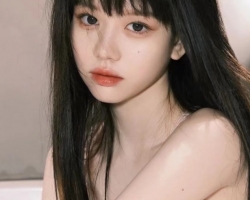 甜美温柔长直发型 换上直发美成小仙女