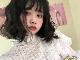高人气免打理中短卷发 适合发量少女生的发型推