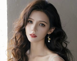 慵懒风发型怎么烫 显发量慵懒长卷发推荐