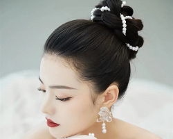 高贵婉约珍珠盘发 美得让羡慕嫉妒