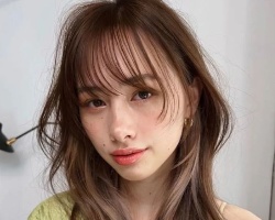 最流行外翻翘中长发 洋气减龄变成时髦精