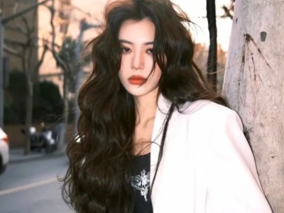 复古长发烫发正流行 洋气减龄美出女神范