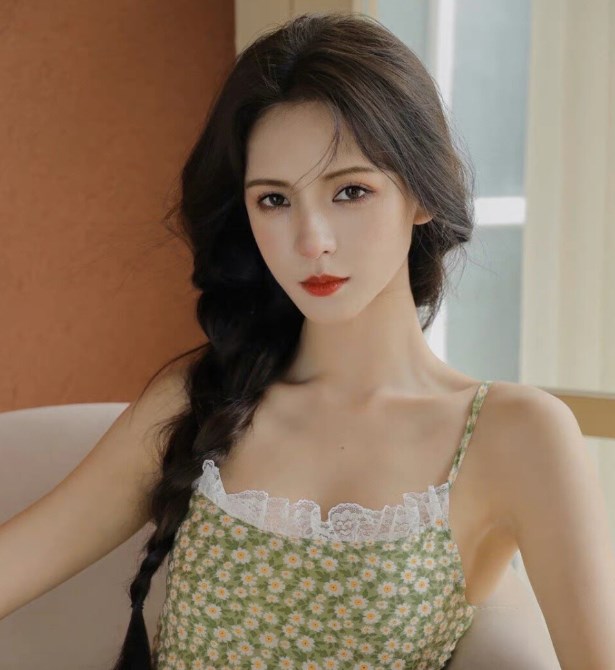 鹅蛋脸女生怎么扎头发 八款时尚扎发快来选