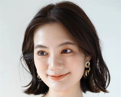 简约气质外翘短发 今年超火的短发发型