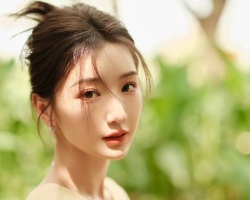简约优雅盘发发型 显年轻女生盘发推荐