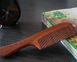 檀木梳子梳头有什么好处 檀木梳子的功效和作用
