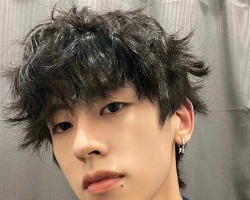 个性男生烫发推荐 韩式时髦蝴蝶烫