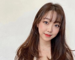 女生长发披发好看吗 高层次披发气质翻倍